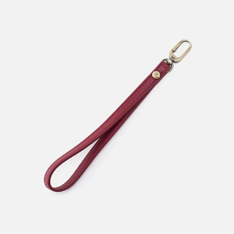 Grip Wristlet Strap In Pebbled Leather - Wine